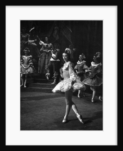 Margot Fonteyn in Tchaikovsky 's The Sleeping Beauty at the Royal Opera House by Edward Mandinian