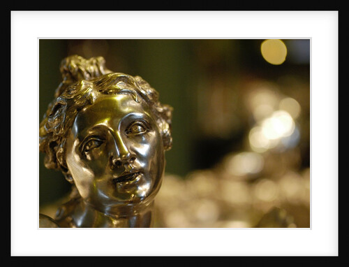 Female figure by Stuart Cox