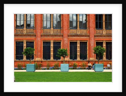 V&A Museum, John Madejski Garden, designed by Kim Wilkie by Stuart Cox