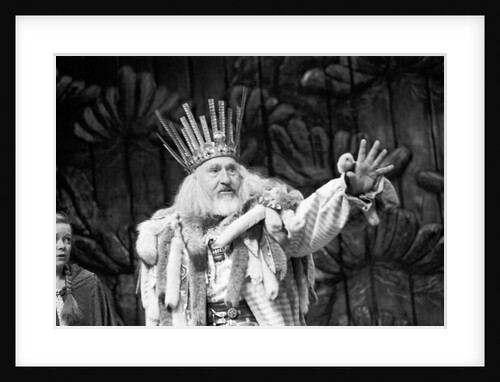 Nigel Hawthorne in William Shakespeare's King Lear at Barbican Theatre by Graham Brandon