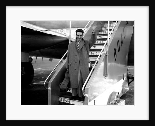 Lonnie Donegan leaving London for America by Harry Hammond