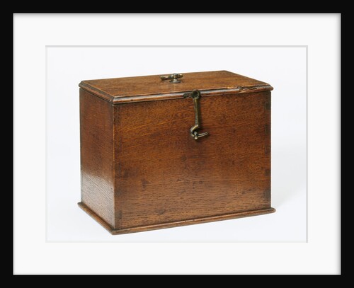 Tea caddy by Mary Skeet