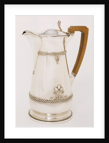 Coffee pot. Sheffield, England, 1926 by Joyce Himsworth