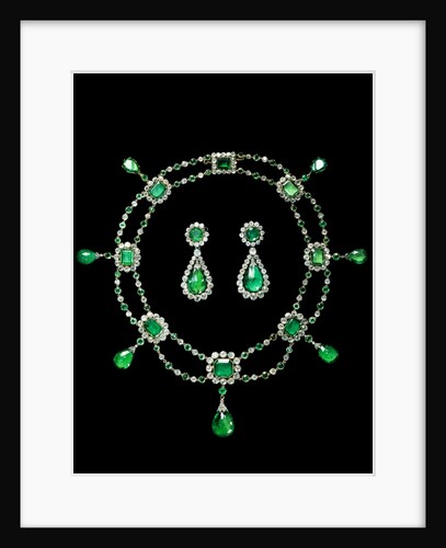 Necklace and earrings by Unknown