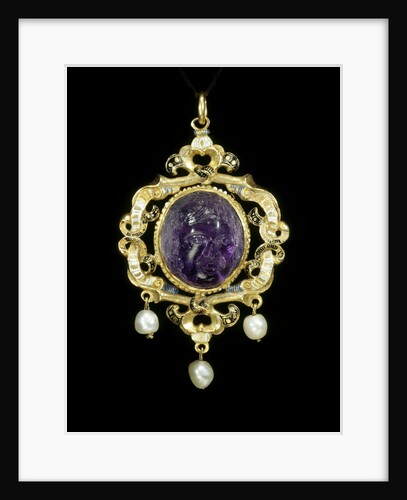 Pendant cameo of Medusa with the Gatacre Jewel by Unknown