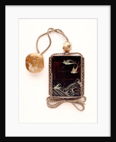 Inro depicting birds in flight over the sea by Shibayama