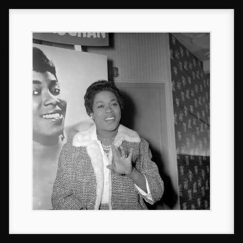Sarah Vaughan at a London reception by Harry Hammond