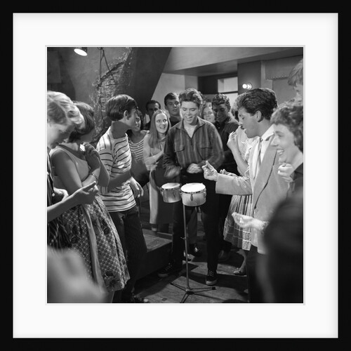 Cliff Richard filming Expresso Bongo by Harry Hammond