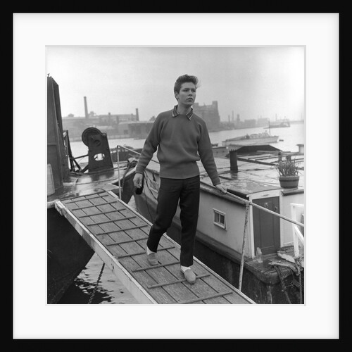 Cliff Richard leaving a boat by Harry Hammond
