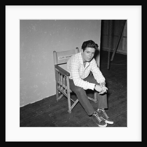 Cliff Richard taking a break during Express Bongo by Harry Hammond