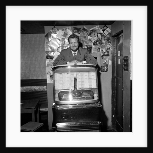 Chas McDevitt by Harry Hammond