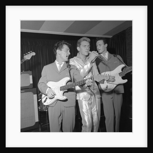 Shane Fenton, aka Alvin Stardust, with backing group The Fentones by Harry Hammond