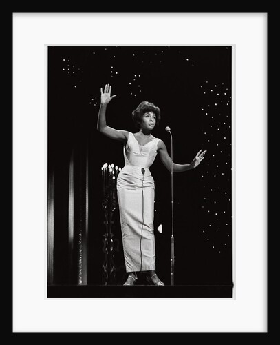 Shirley Bassey by Harry Hammond