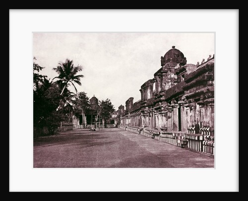 Arcade on the inner side of the wall surrounding the Great Pagoda by Captain Linnaeus Tripe