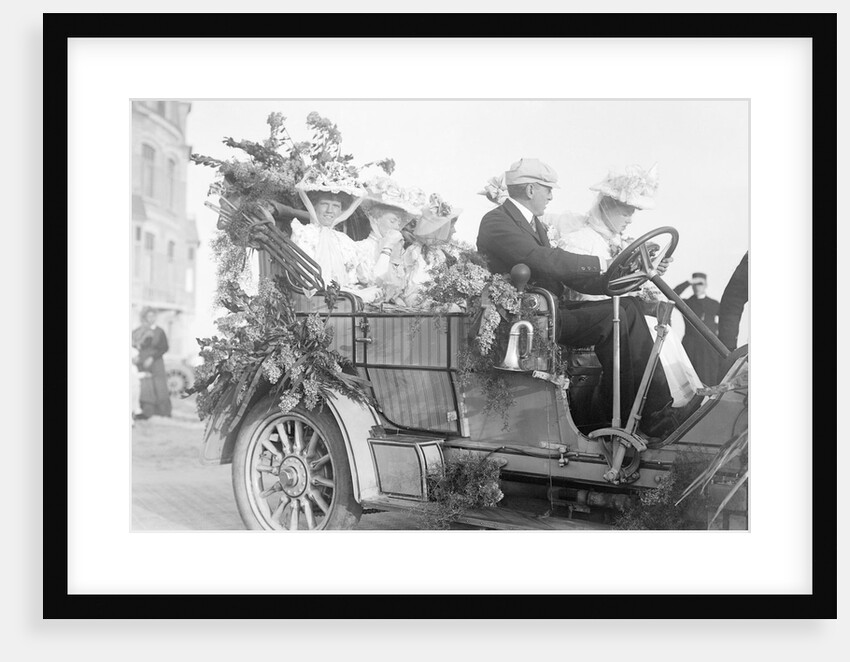 A Bevy of Beauties in the Back Seat by Andrew Pitcairn-Knowles