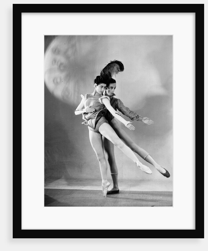 Margot Fonteyn and Robert Helpmann in Schubert's The Wanderer at the the New Theatre by Gordon Anthony