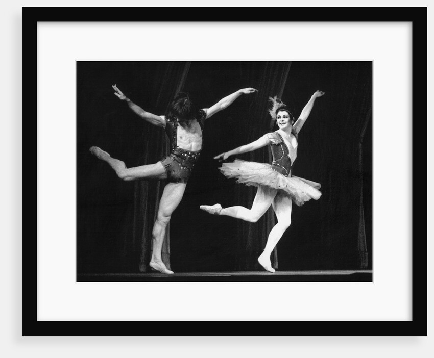Rudolf Nureyev and Lynn Seymore in Side Shaw by Anthony Crickmay