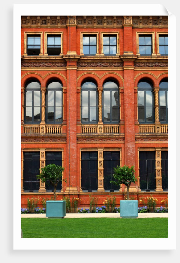 V&A Museum, John Madejski Garden, designed by Kim Wilkie by Stuart Cox