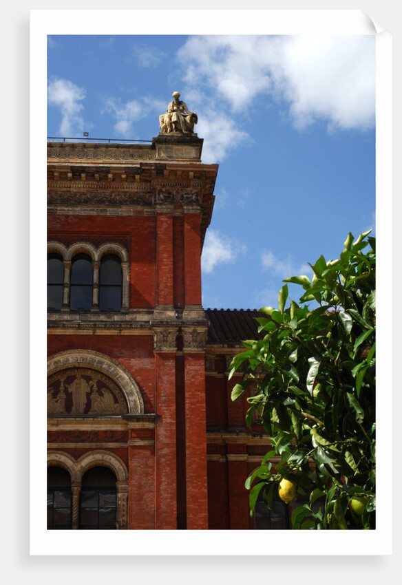 V&A Museum, John Madejski Garden, designed by Kim Wilkie by Stuart Cox