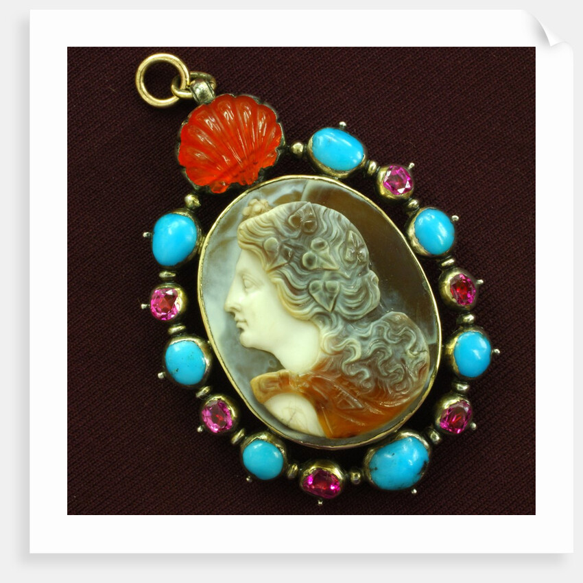 Cameo pendant by Stuart Cox