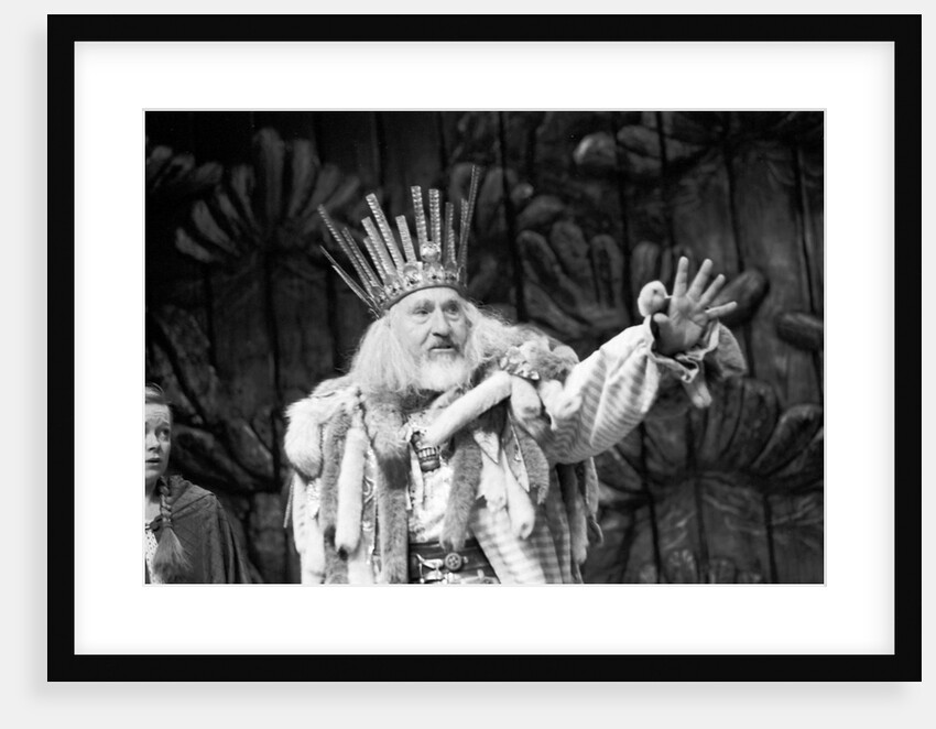 Nigel Hawthorne in William Shakespeare's King Lear at Barbican Theatre by Graham Brandon