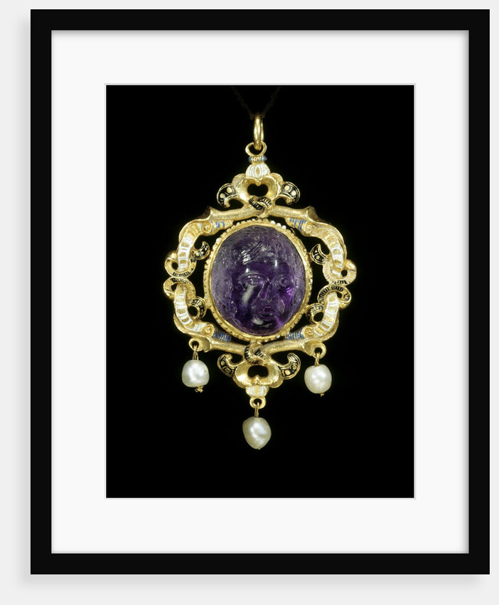 Pendant cameo of Medusa with the Gatacre Jewel by Unknown