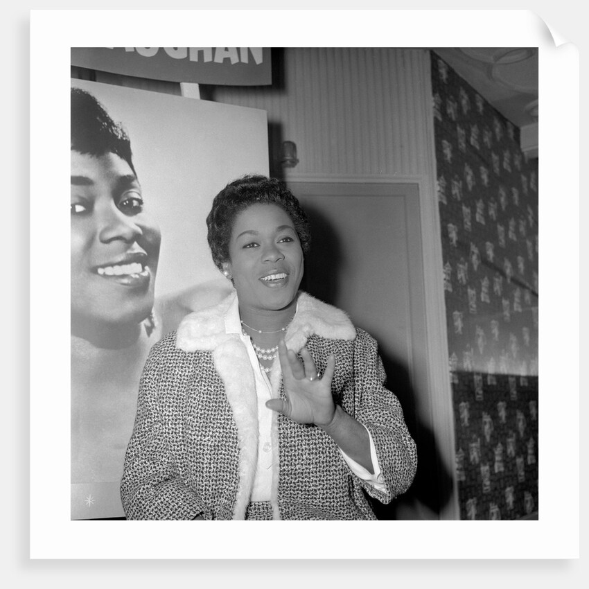 Sarah Vaughan at a London reception by Harry Hammond