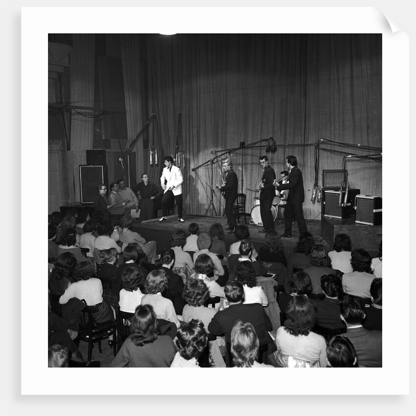 Cliff Richard performing by Harry Hammond