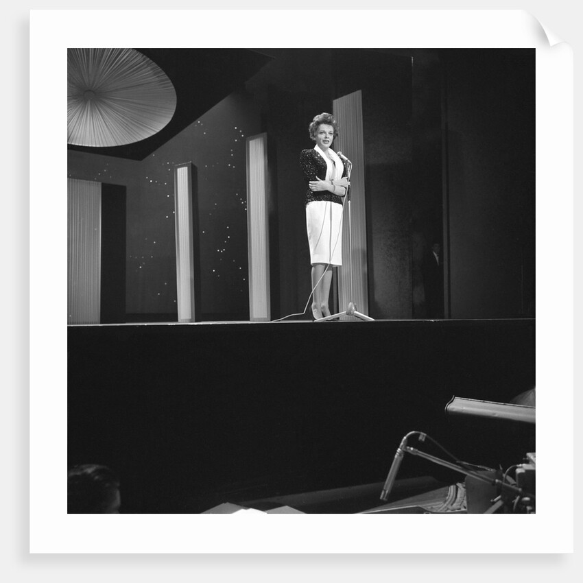 Judy Garland at the London Palladium by Harry Hammond