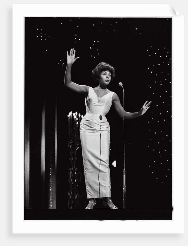 Shirley Bassey by Harry Hammond