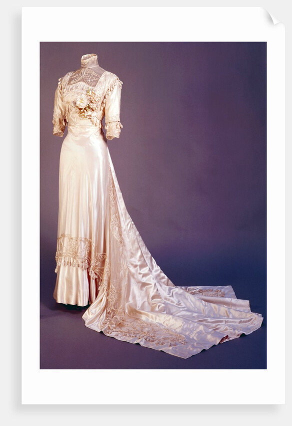 Wedding dress. France, early 20th century by Meynier