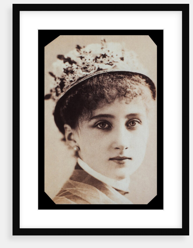 Maude Branscombe wearing a hat by Unknown