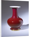 Vase. Jingdezhen, China, Qing dynasty, 18th century by Unknown